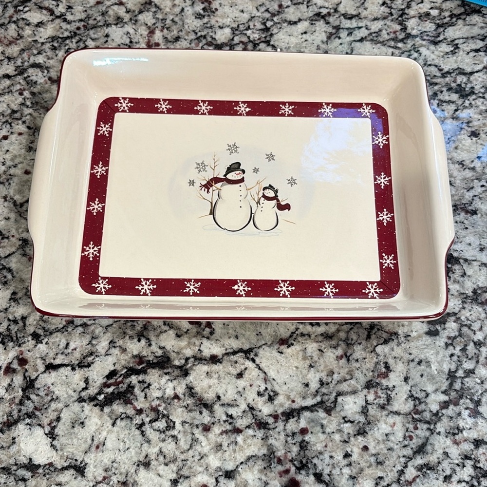 Vintage Royal Seasons Snowmen Stoneware baking dish. EUC